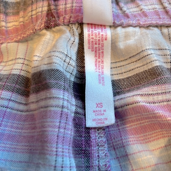 Cute Ruffle Trim Booty Sleep Shorts with Pockets in Size XS - Picture 5 of 6